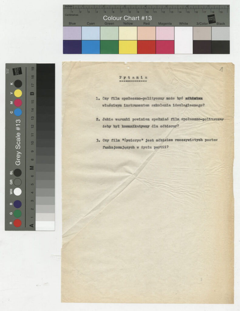 Maszynopis z pytaniami i odpowiedziami na ankietę o filmie dokumentalnym Krzysztofa Kieślowskiego "Życiorys" (1975).