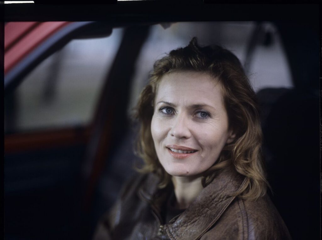 "Blonde" (Grażyna Szapołowska) in the car that Karol stopped. The scene did not appear in the movie.