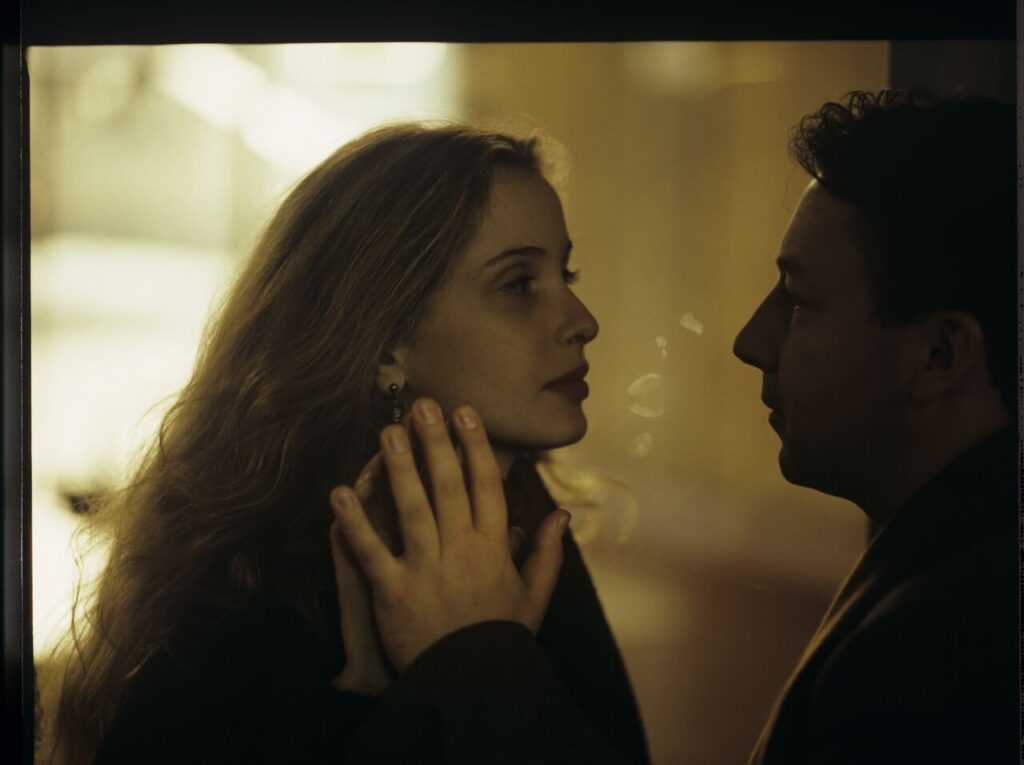 Karol (Zbigniew Zamachowski) with his wife Dominique (Julie Delpy).