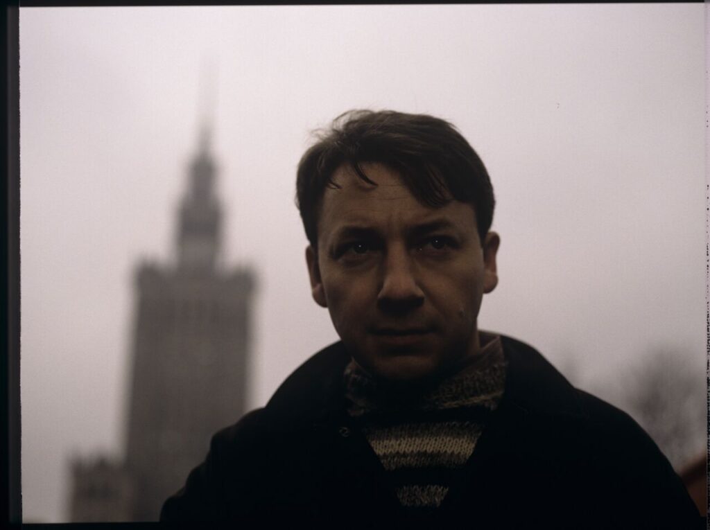 Karol (Zbigniew Zamachowski) in front of the Palace of Culture and Science in Warsaw.
