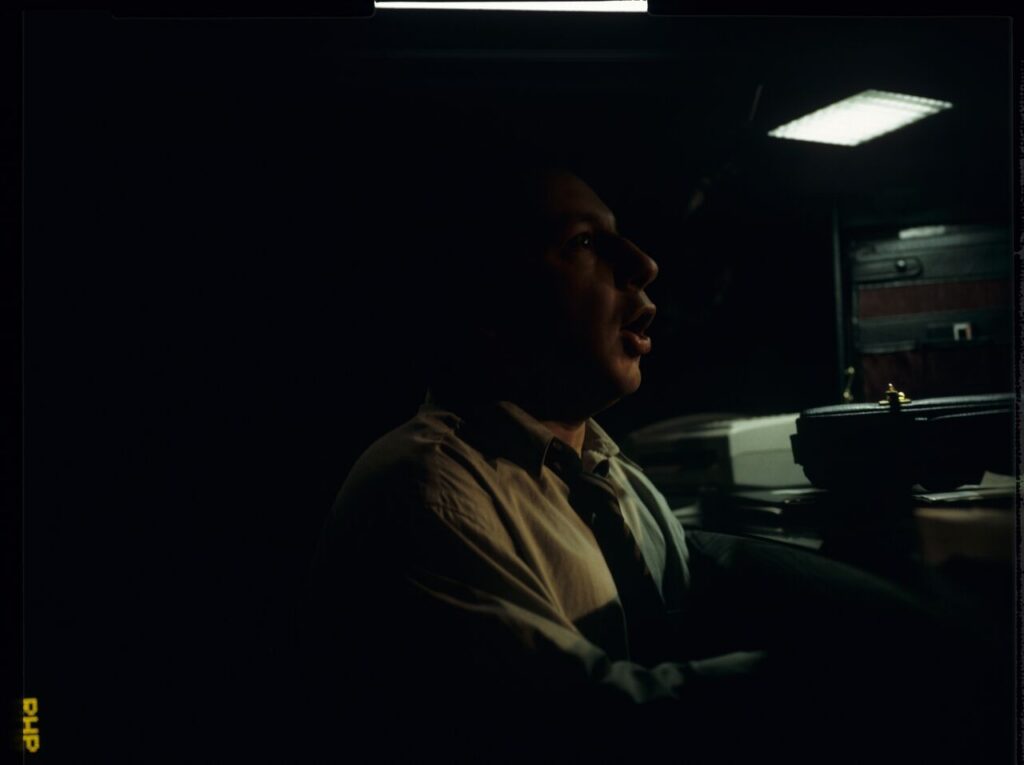 Karol (Zbigniew Zamachowski) on a Warsaw street.