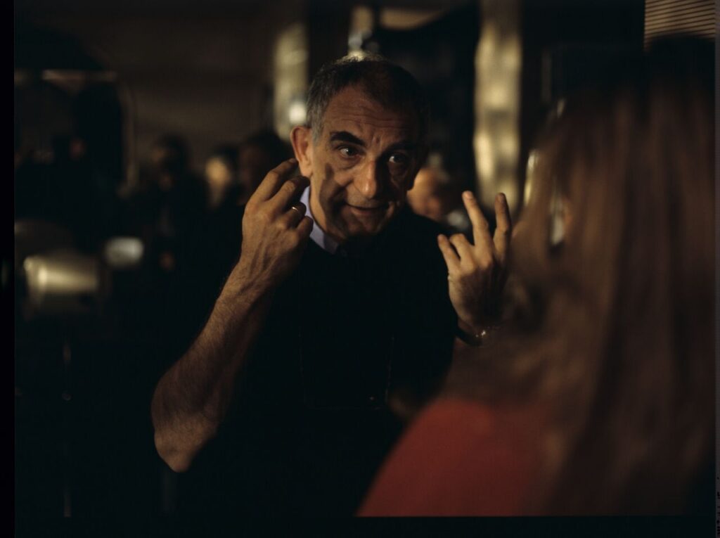 Kieślowski (director) and Delpy (actor) on the set at Dominique's hairdressing salon in Paris.