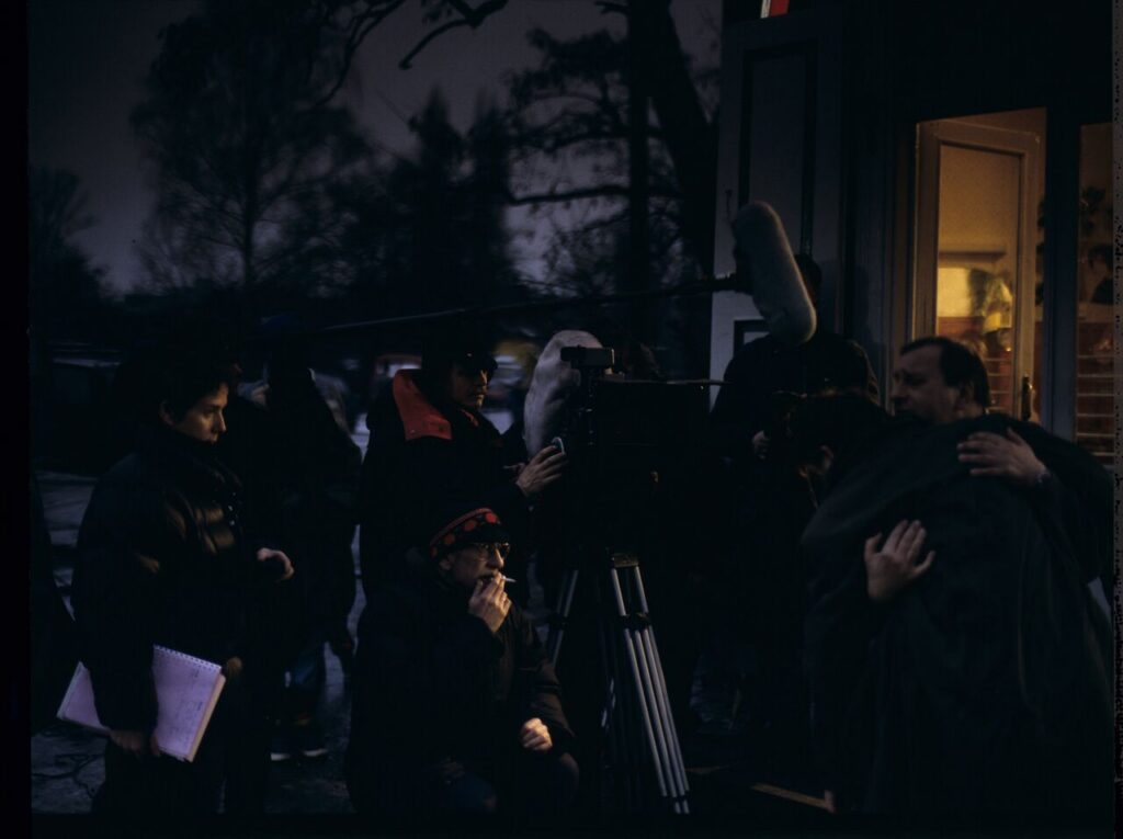 Shooting the scene during which Karol, beaten by airport luggage thieves, barely reaches his brother Jurek's house.