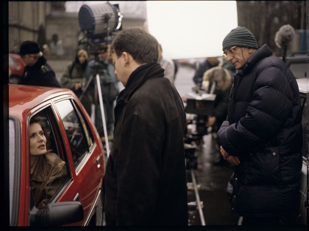 A scene of Karol's conversation with "Blondynka" after desperately stopping her car.