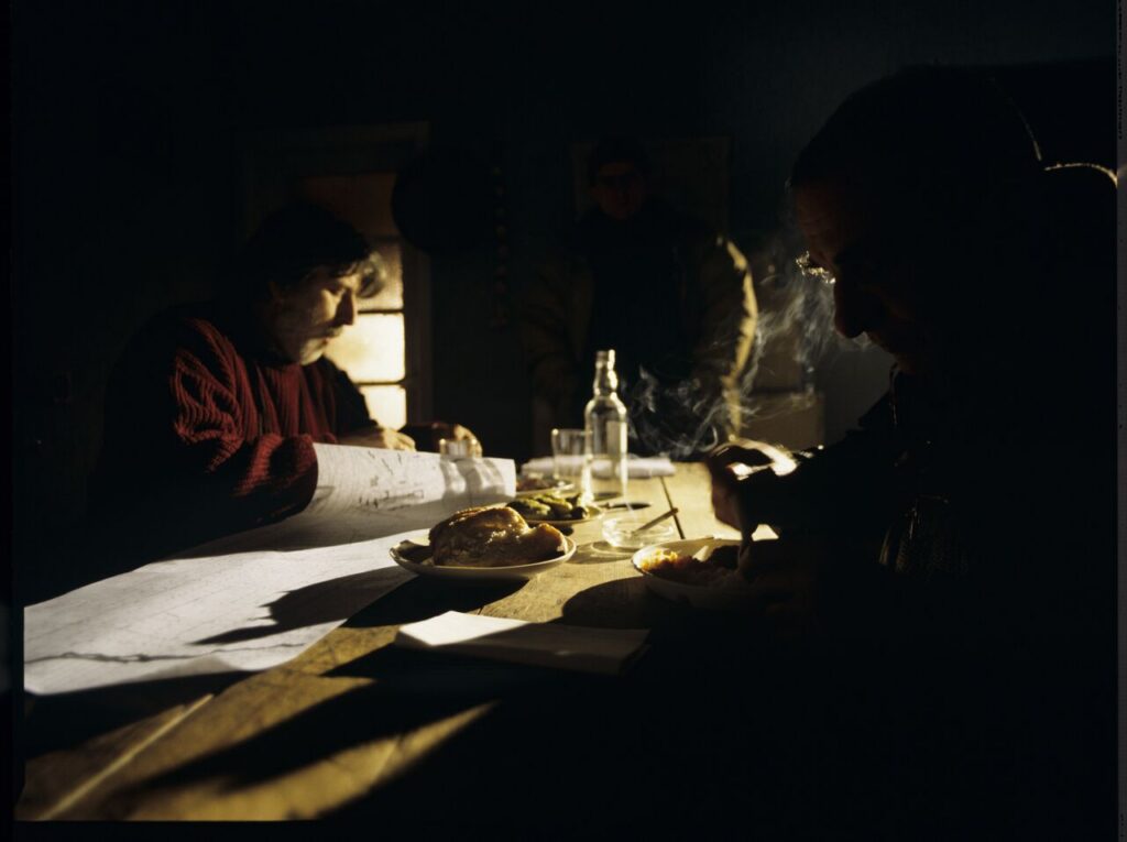 Kzysztof Kieślowski (director) and Edward Kłosiński (cinematographer) during a break between shooting.