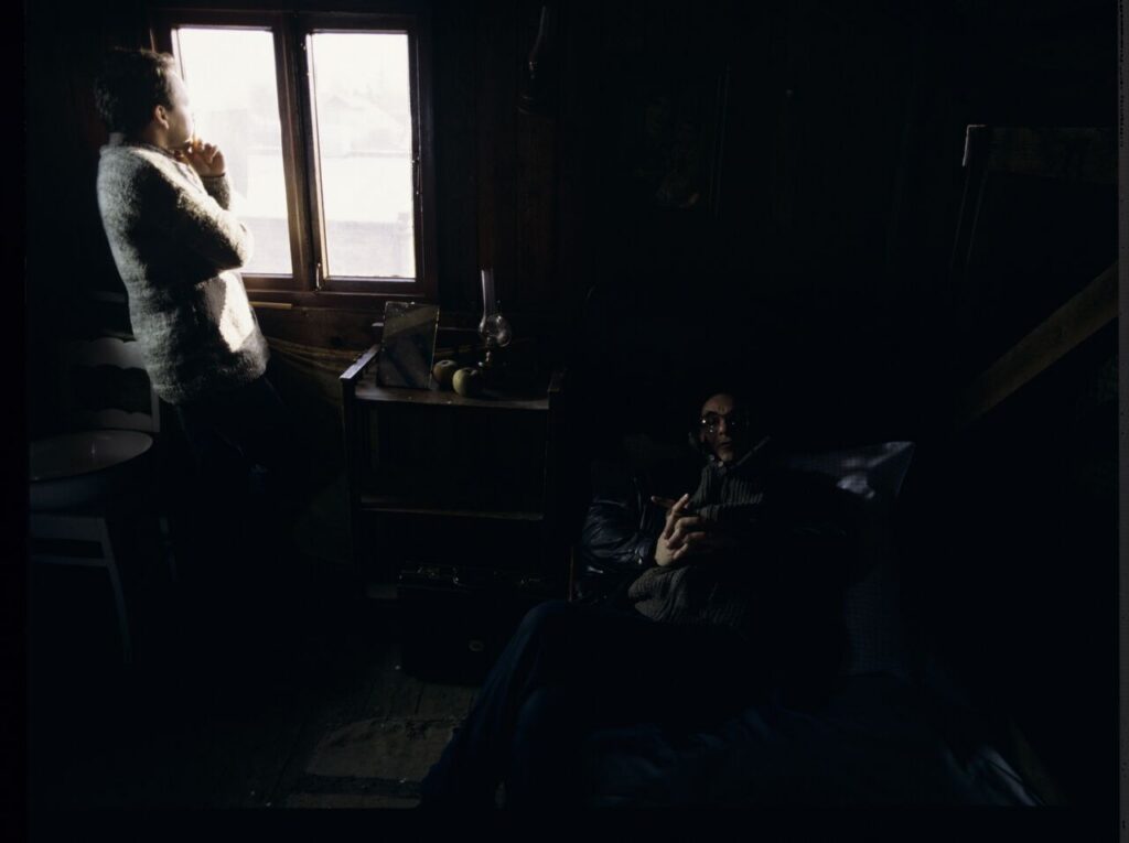 Krzysztof Kieślowski (director) and Zbigniew Zamachowski (Karol) on the set in the house of the farmer.