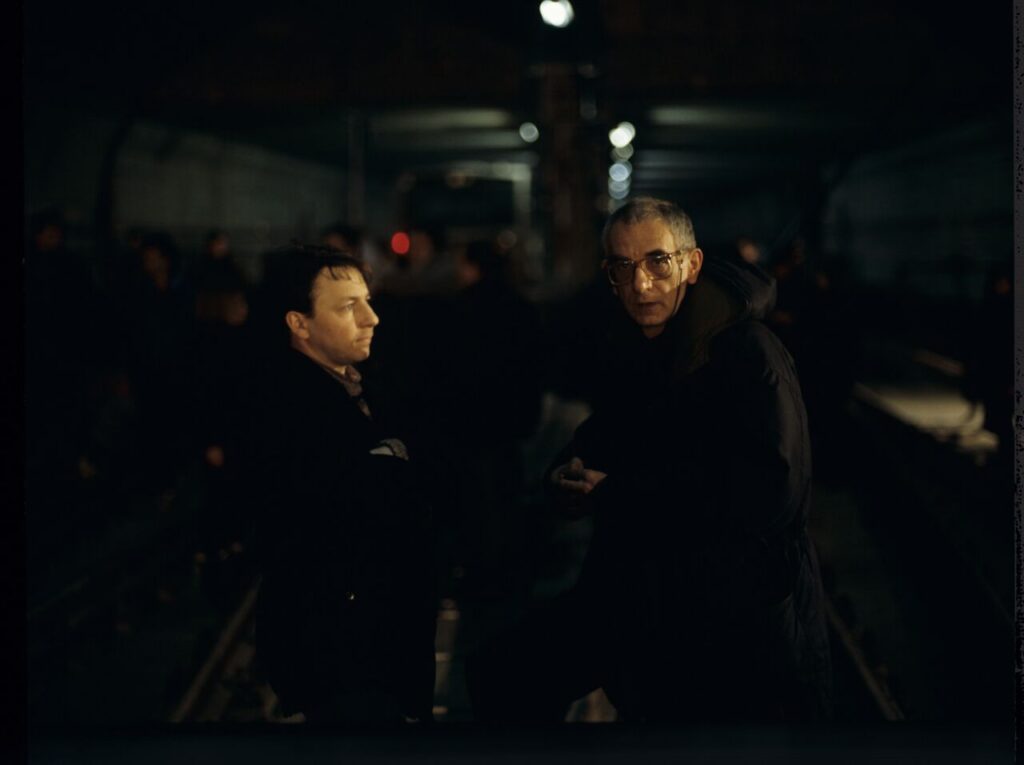 Zbigniew Zamachowski (playing the role of Karol) and Krzysztof Kieślowski on the set.