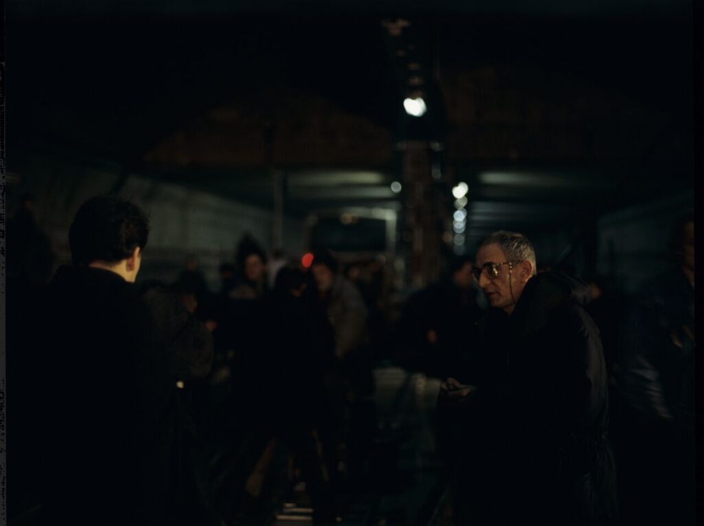 Zbigniew Zamachowski (playing the role of Karol) and Krzysztof Kieślowski on the set.
