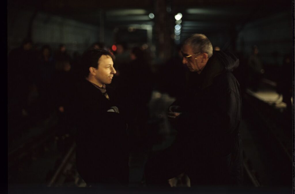 Zbigniew Zamachowski (playing the role of Karol) and Krzysztof Kieślowski on the set.