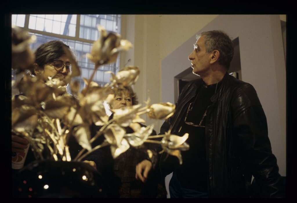 Krzysztof Kieślowski (director) and Teresa Violetta Buhl (co-director) on the set.