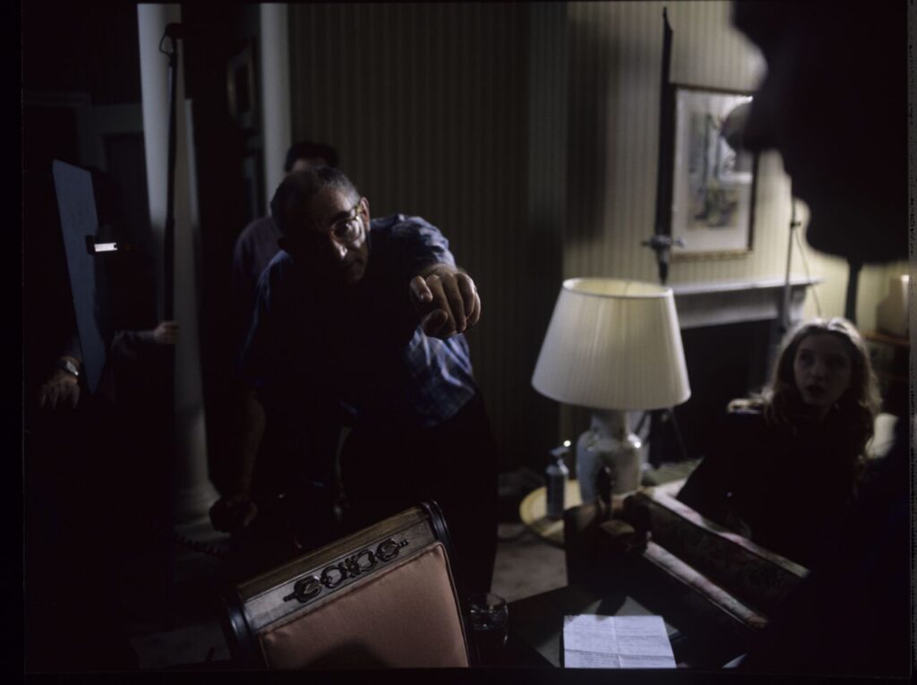The filming set in the hotel room where Dominique arrived after Karol's funeral.