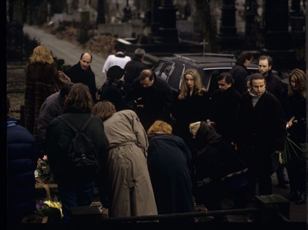 Karol's funeral scene (Zbigniew Zamachowski).