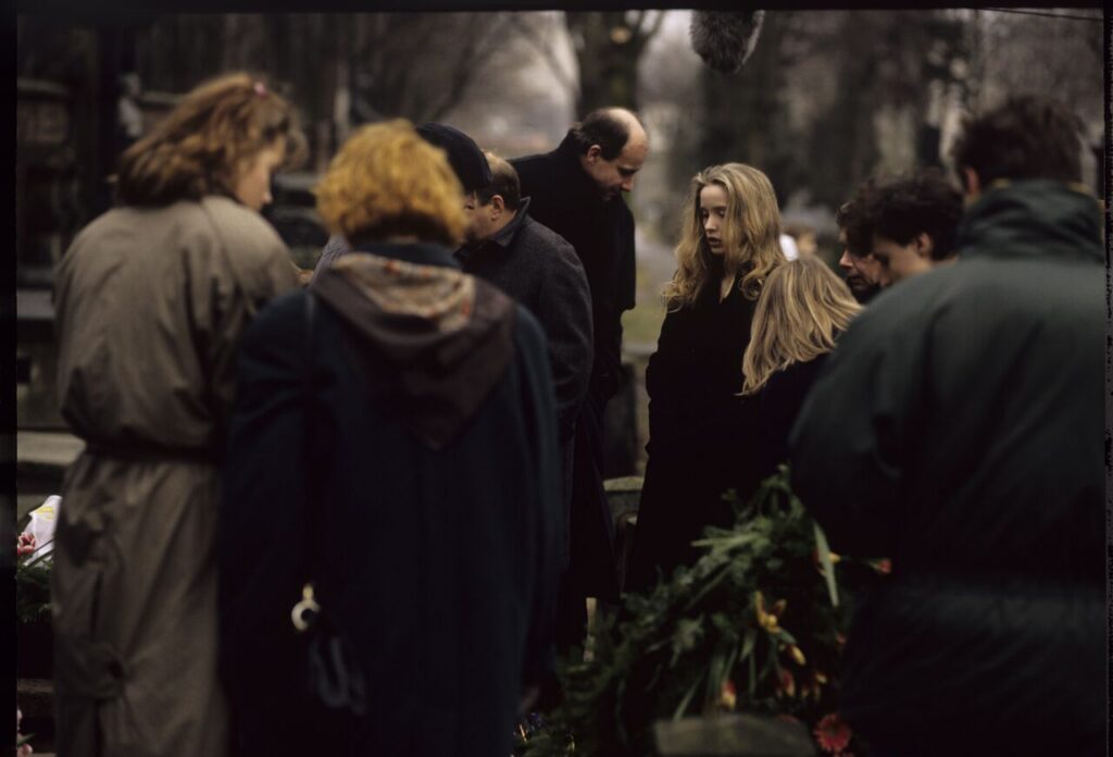 Karol's funeral scene (Zbigniew Zamachowski).