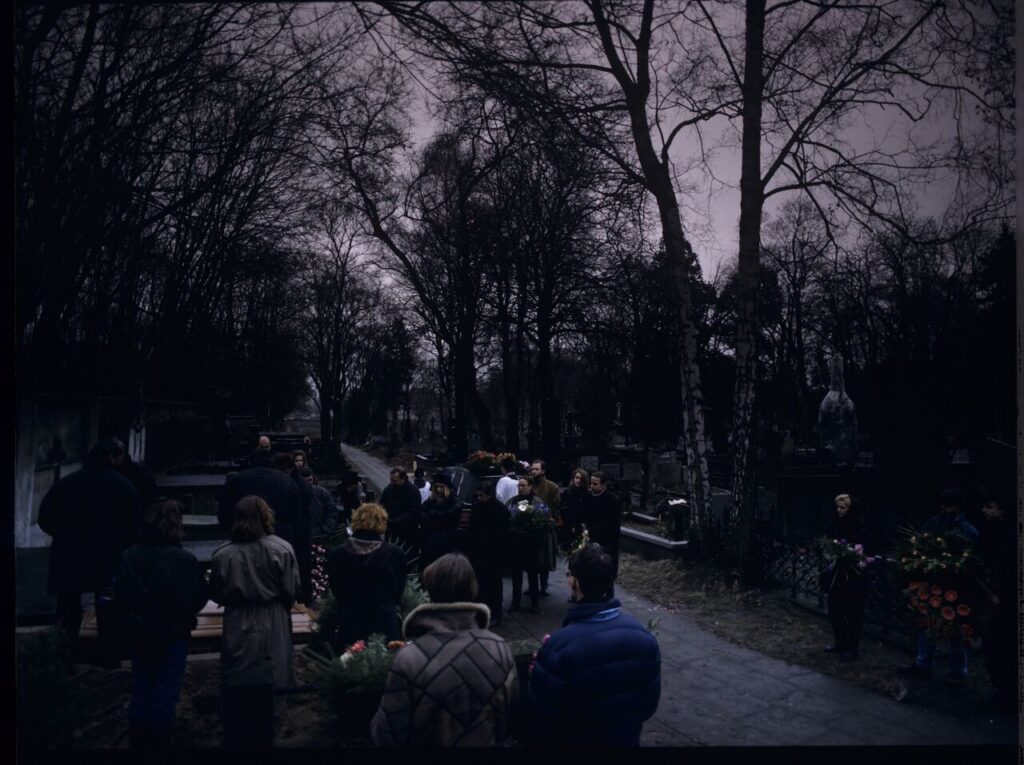 Karol's funeral scene (Zbigniew Zamachowski).