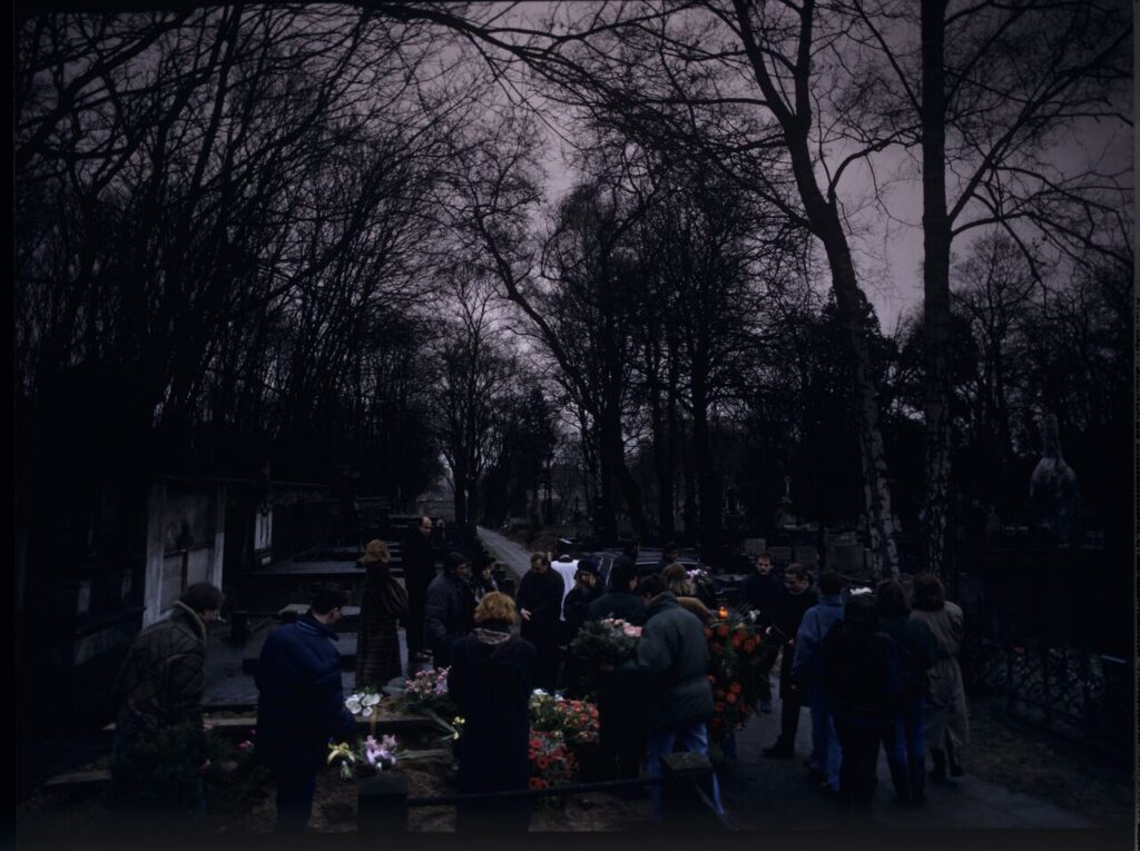 Karol's funeral scene (Zbigniew Zamachowski).