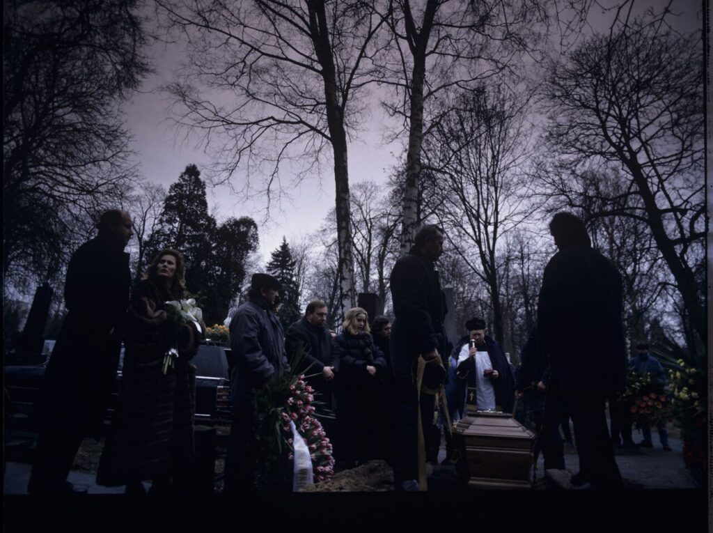 Karol's funeral scene (Zbigniew Zamachowski).