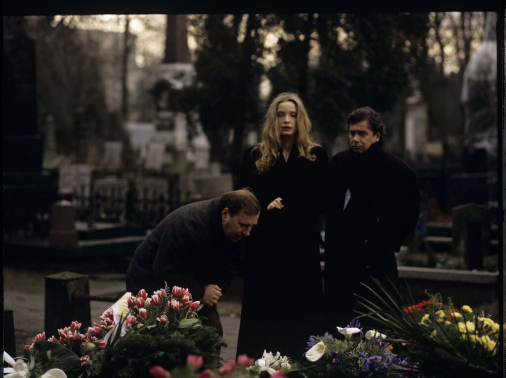 Karol's funeral scene (Zbigniew Zamachowski).