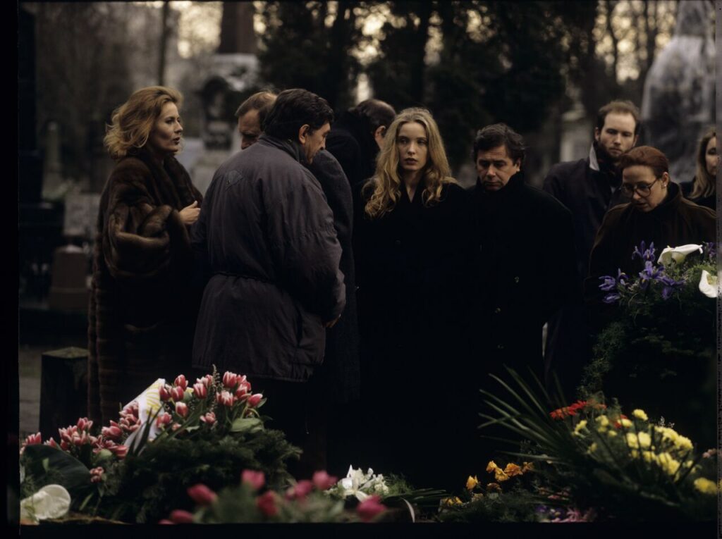 Karol's funeral scene (Zbigniew Zamachowski).
