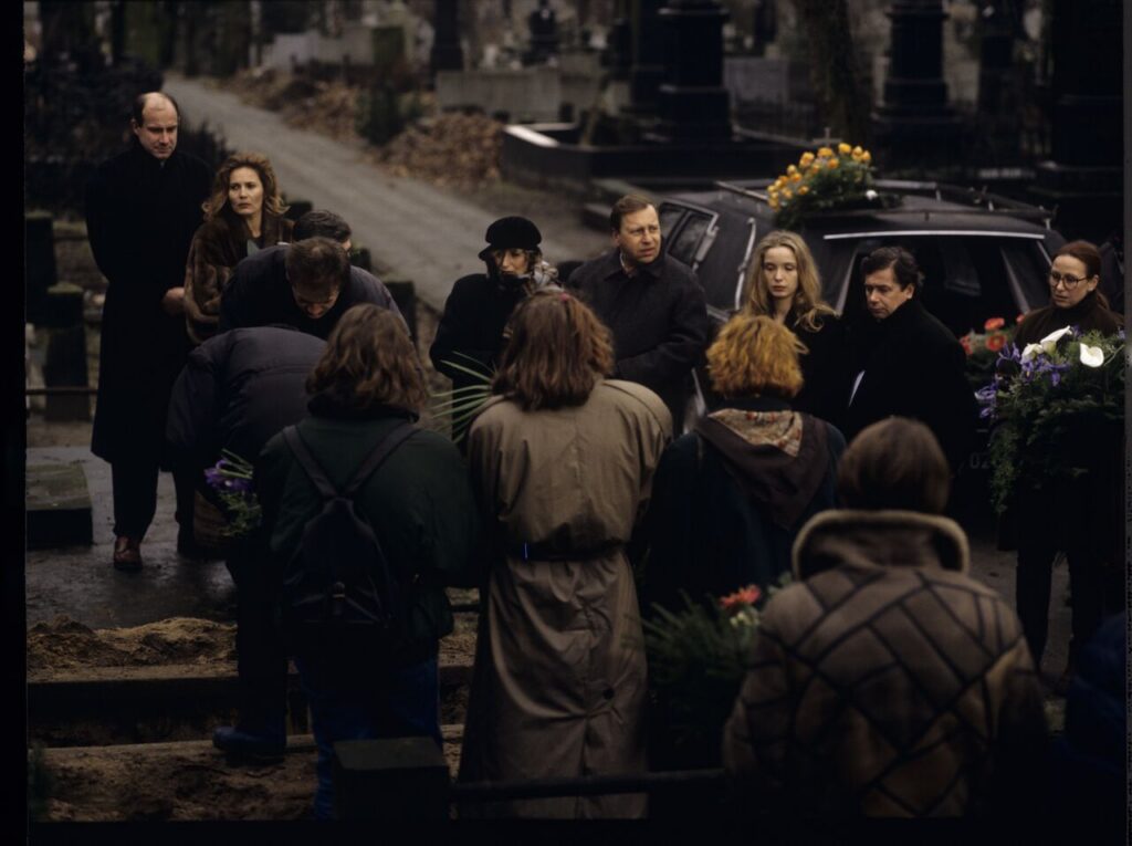 Karol's funeral scene (Zbigniew Zamachowski).