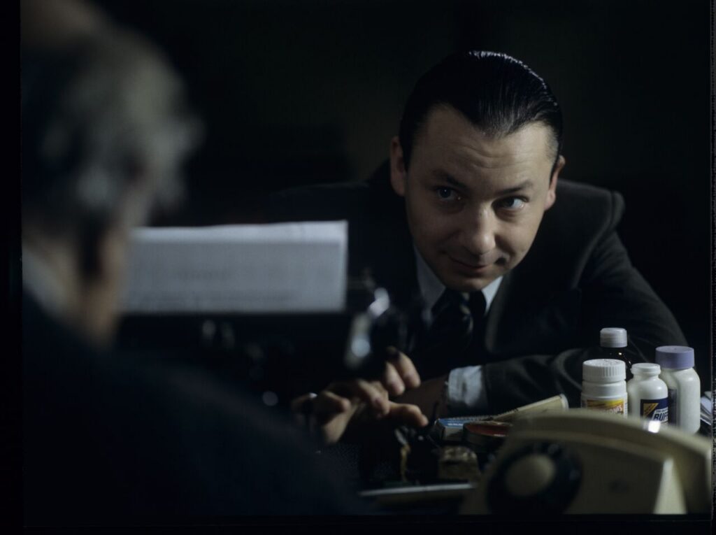 Karol (Zbigniew Zamachowski) at the notary's (Aleksander Bardini)