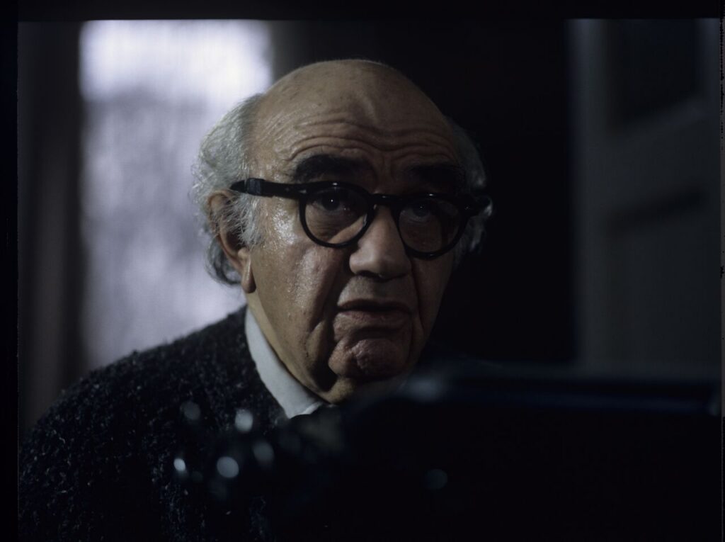 Notary (Aleksandre Bardini).