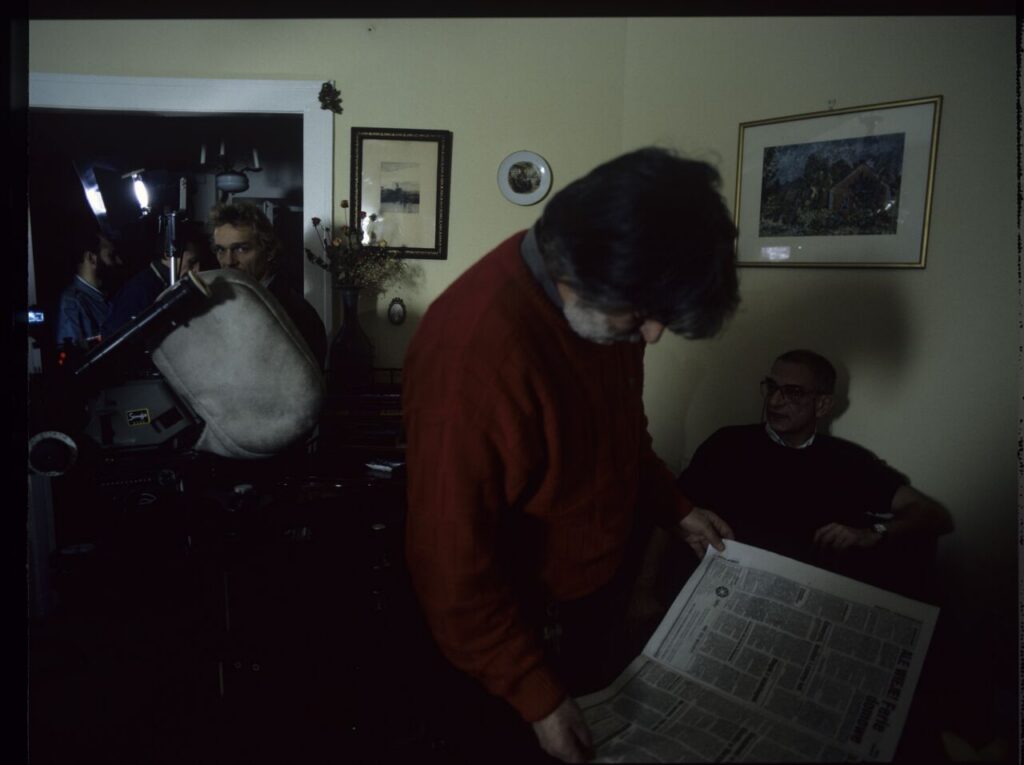Edward Kłosiński (cinematographer) and Krzysztof Kieślowski (director) on the set.