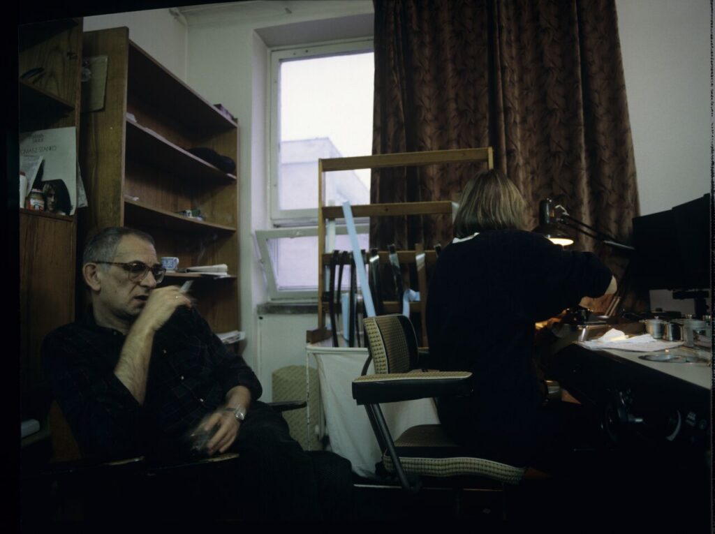Krzysztof Kieślowski (director) working with editor Urszula Lesiak.