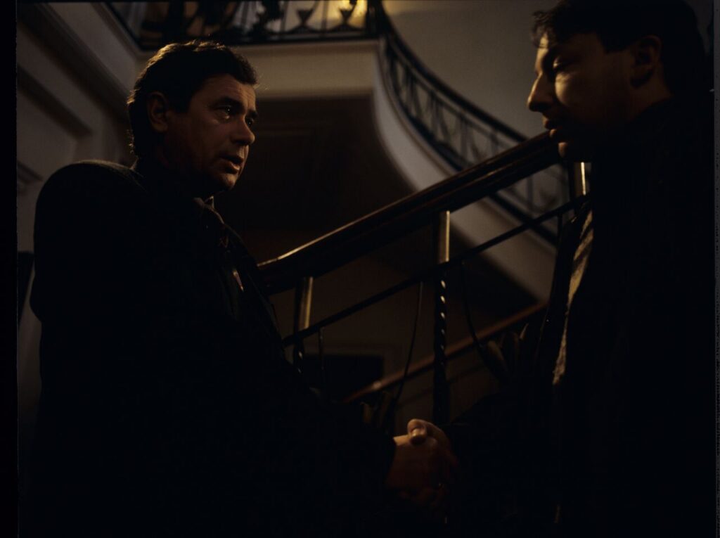 Meeting of Karol (Zbigniew Zamachowski) with Mikołaj (Janusz Gajos).