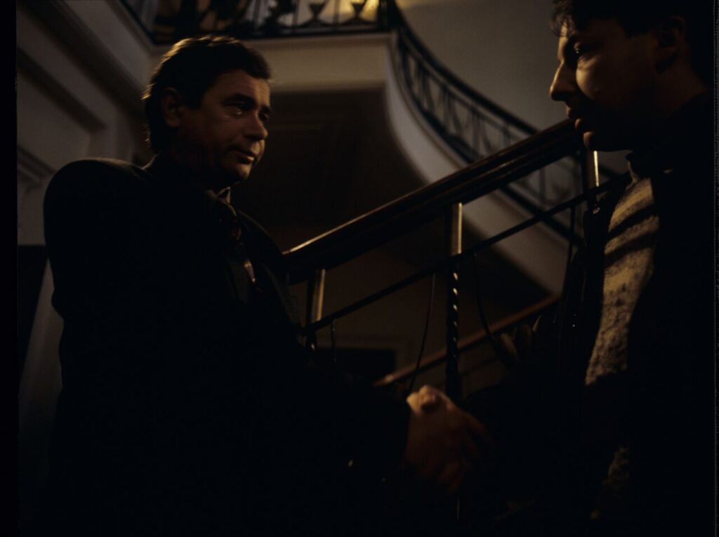 Meeting of Karol (Zbigniew Zamachowski) with Mikołaj (Janusz Gajos).