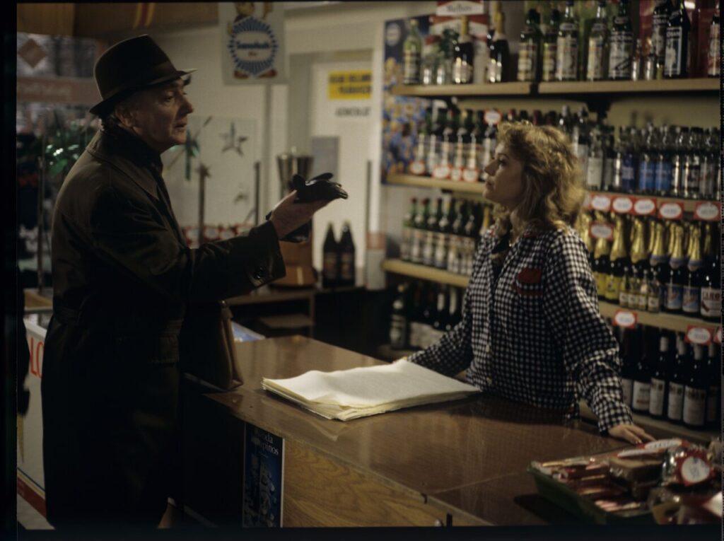 The interior of the shop where Karol intends to buy alcohol for the farmer.