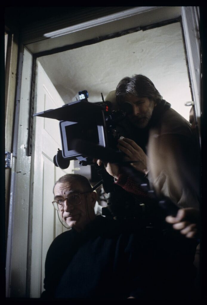 Krzysztof Kieślowski (reżyser) i Edward Kłosinski (operator) podczas kręcenia jednej ze scen.