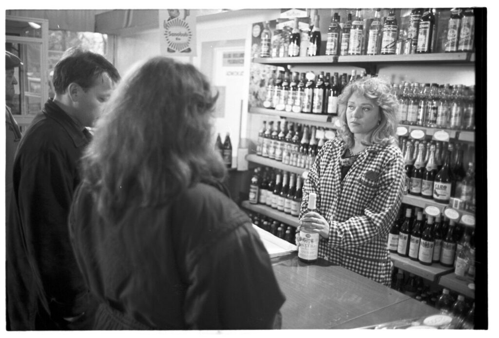 The interior of the shop where Karol intends to buy alcohol for the farmer.