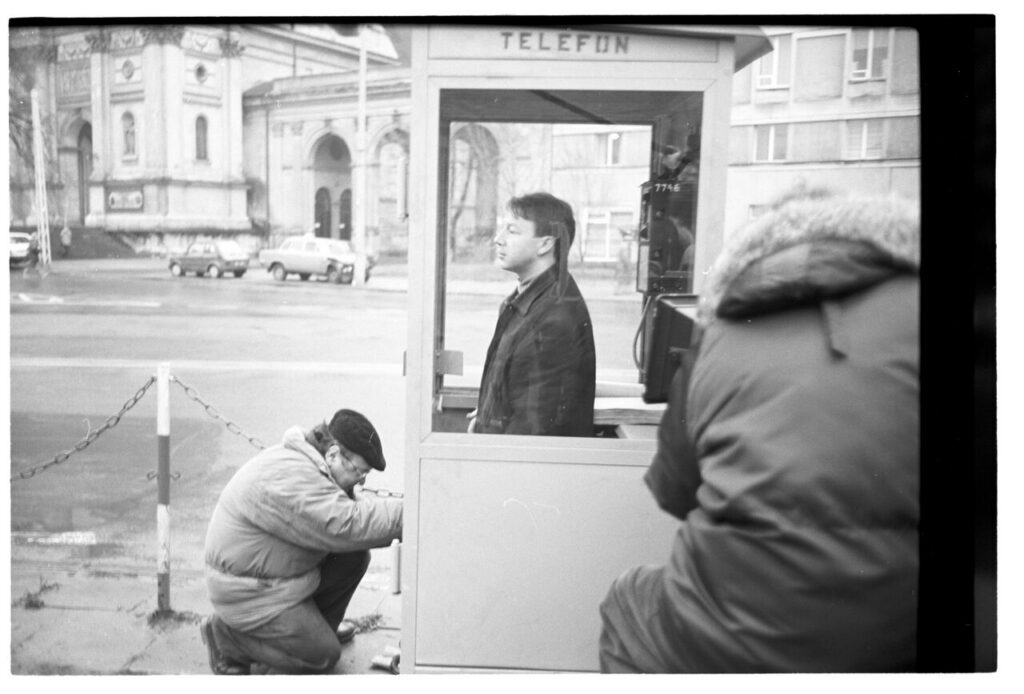 Preparations for the scene in the telephone booth.