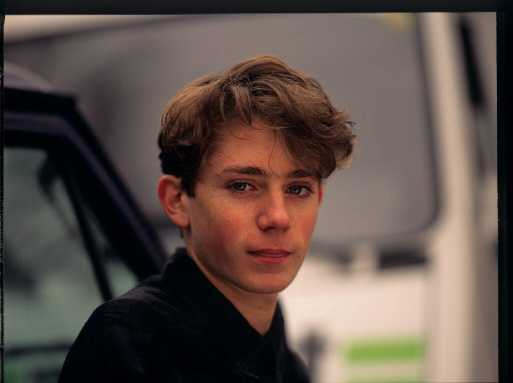 Marc, brat Valentine (Leo Ramseyer). Ostatecznie w filmie pojawia się tylko w gazecie oraz w opowieściach Valentine.