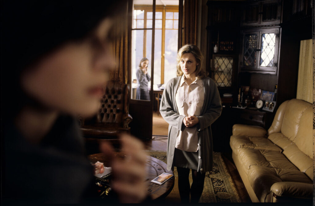 Valentine (Irène Jacob) and Auguste's partner, Karin (Frederique Feder).