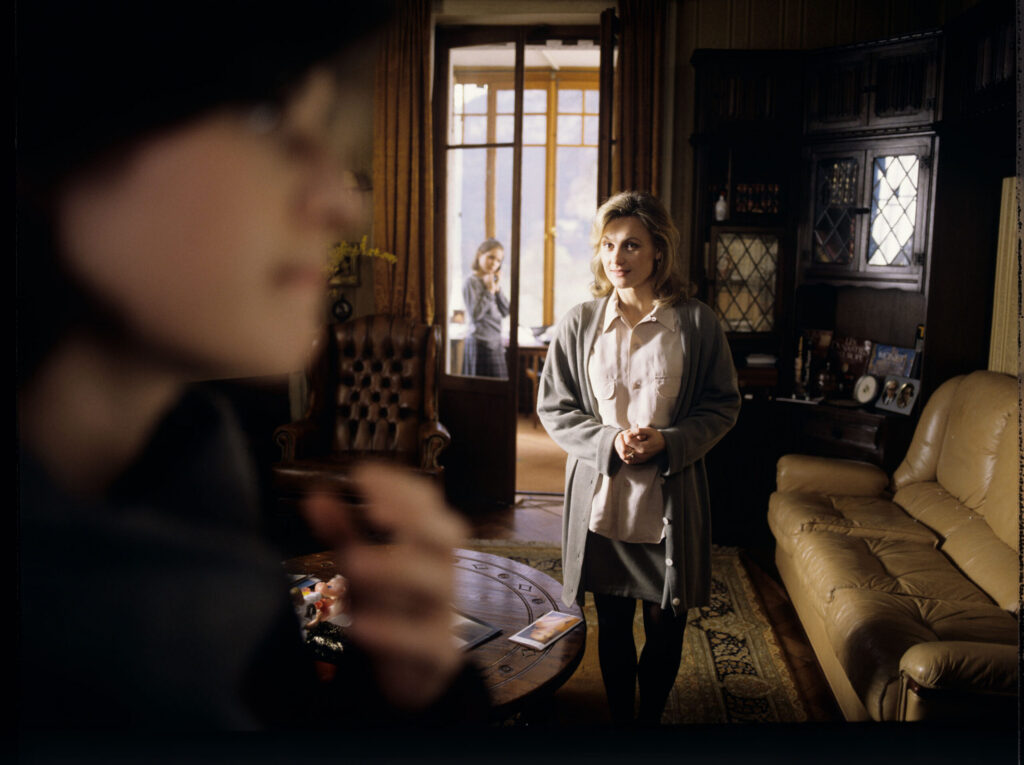 Valentine (Irène Jacob) and Auguste's partner, Karin (Frederique Feder).