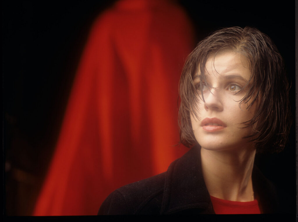 The main character of the movie Valentine (Irène Jacob).