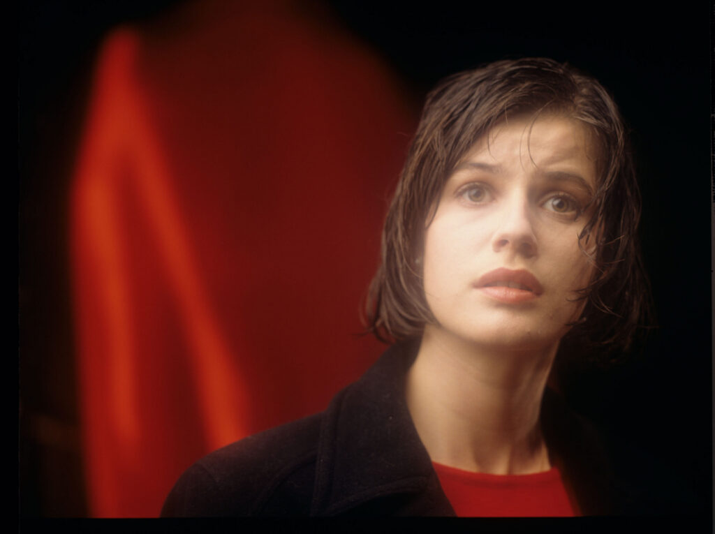 The main character of the movie Valentine (Irène Jacob).