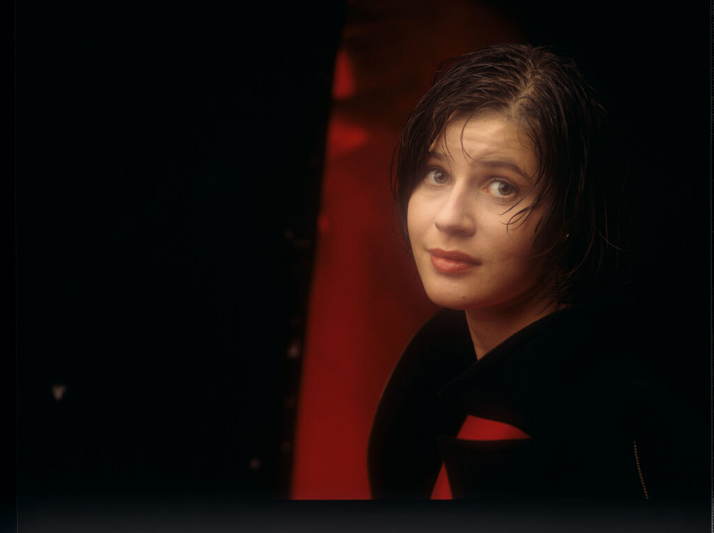 The main character of the movie Valentine (Irène Jacob).