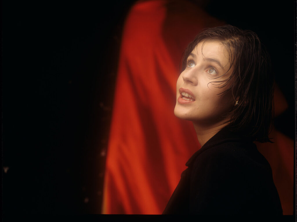 Główna bohaterka filmu Valentine (Irène Jacob).