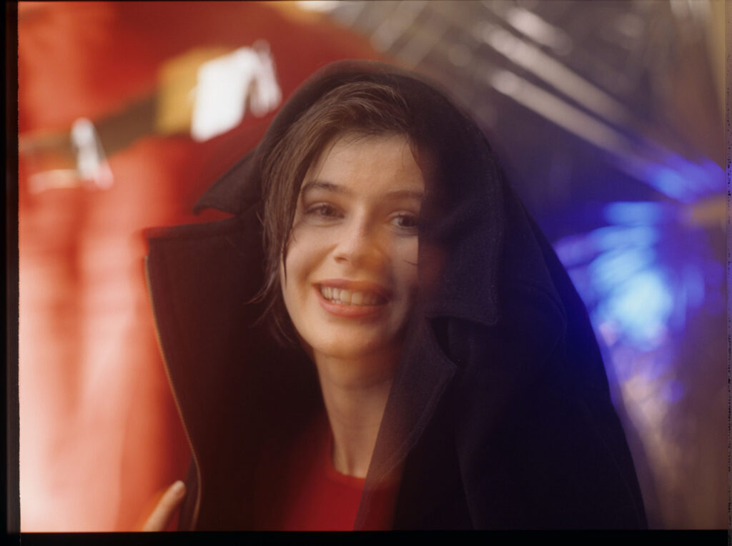 The main character of the movie Valentine (Irène Jacob).