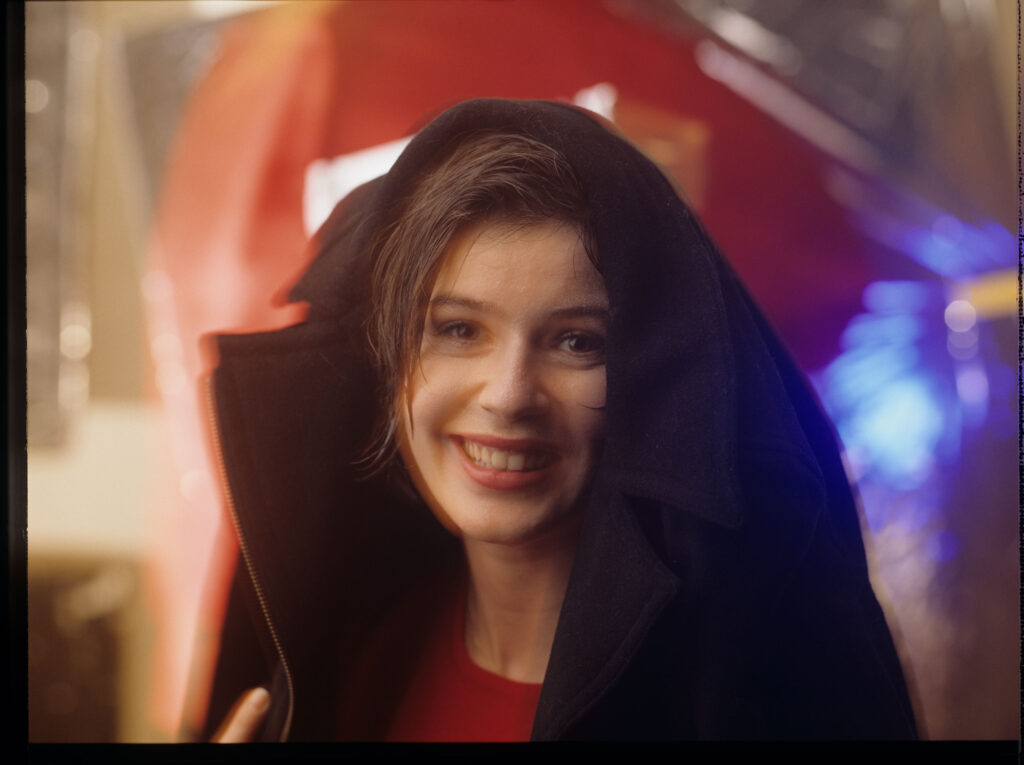 Główna bohaterka filmu Valentine (Irène Jacob).