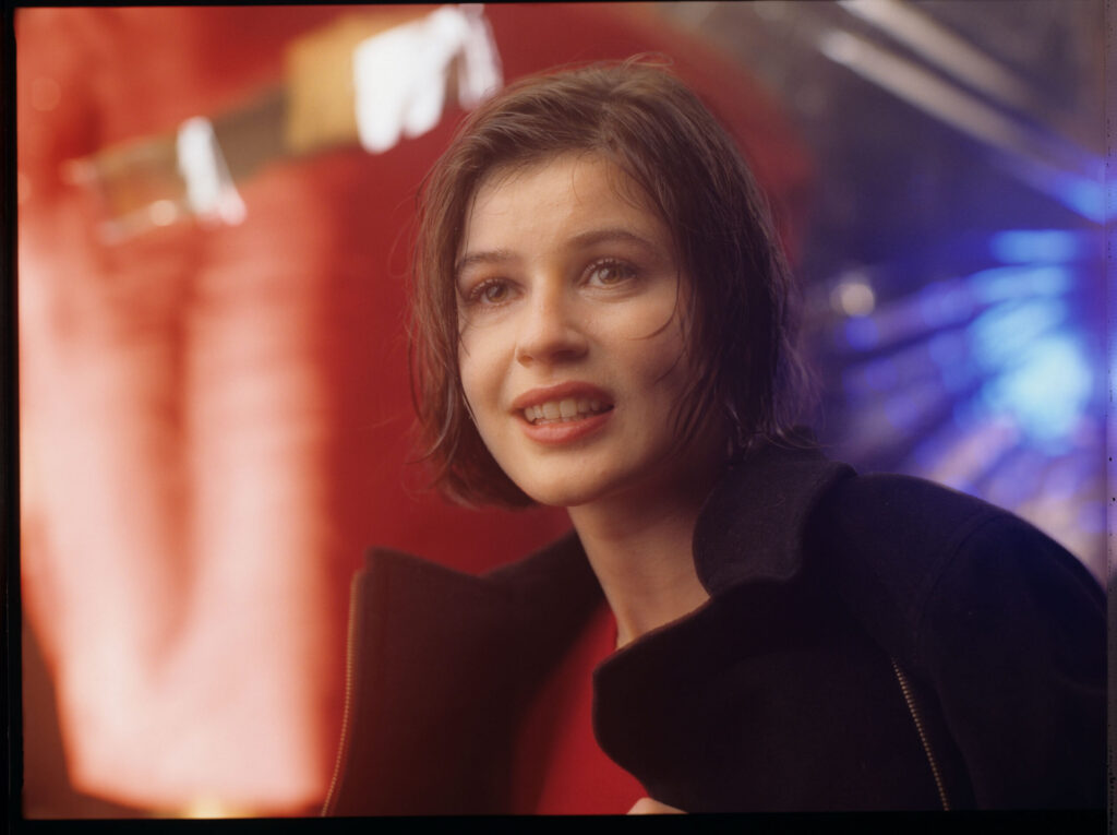 The main character of the movie Valentine (Irène Jacob).