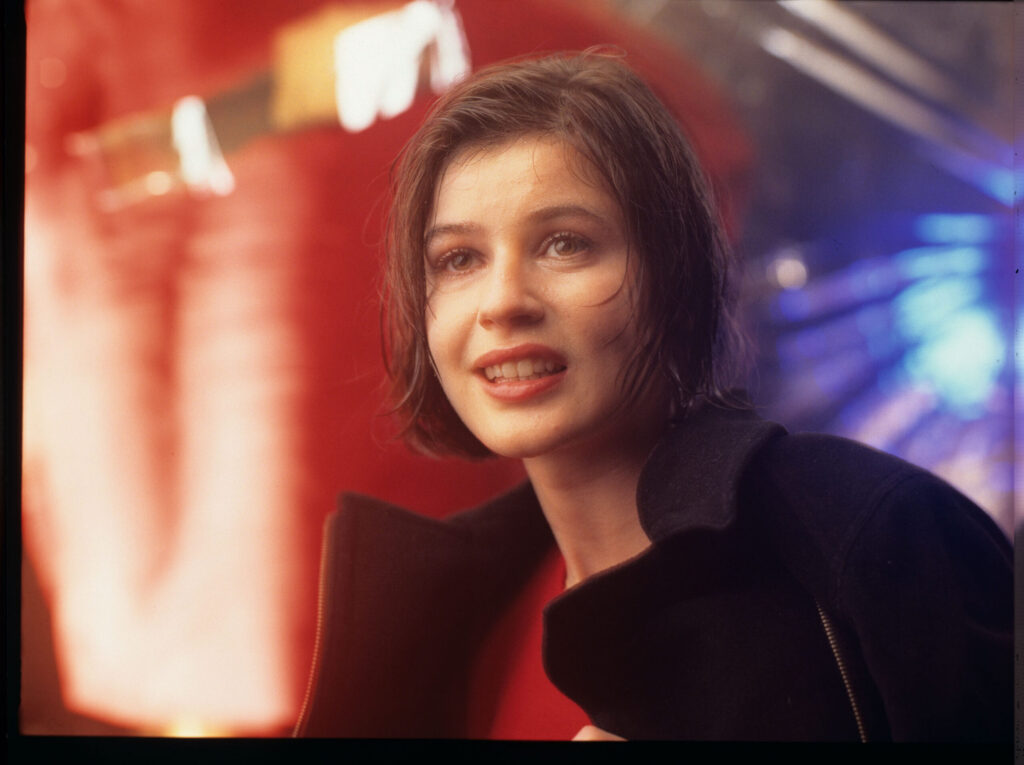 The main character of the movie Valentine (Irène Jacob).