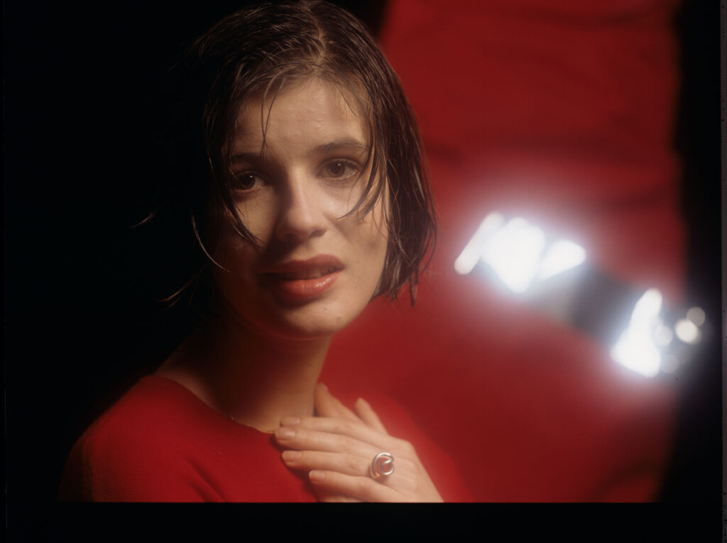 Główna bohaterka filmu Valentine (Irène Jacob).