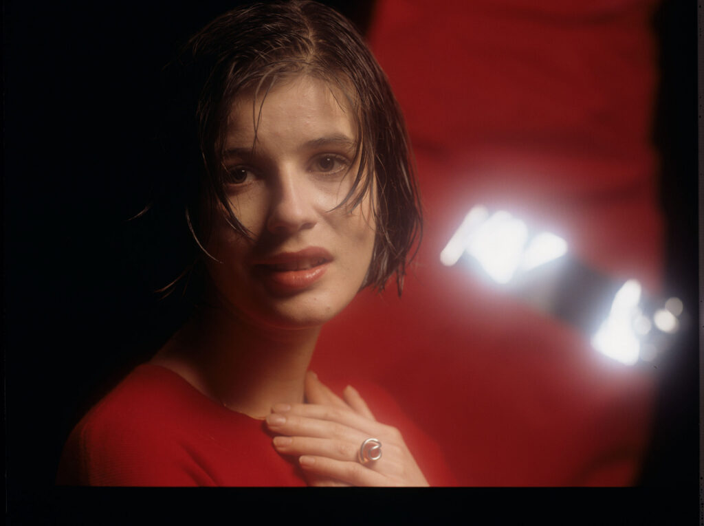 The main character of the movie Valentine (Irène Jacob).