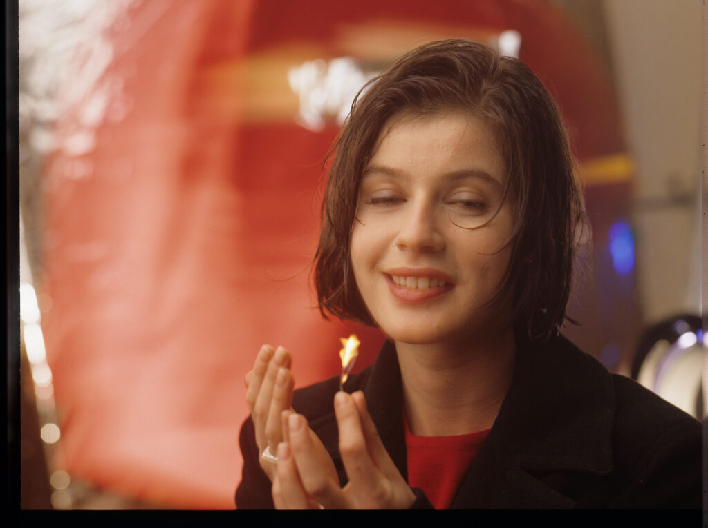Główna bohaterka filmu Valentine (Irène Jacob).