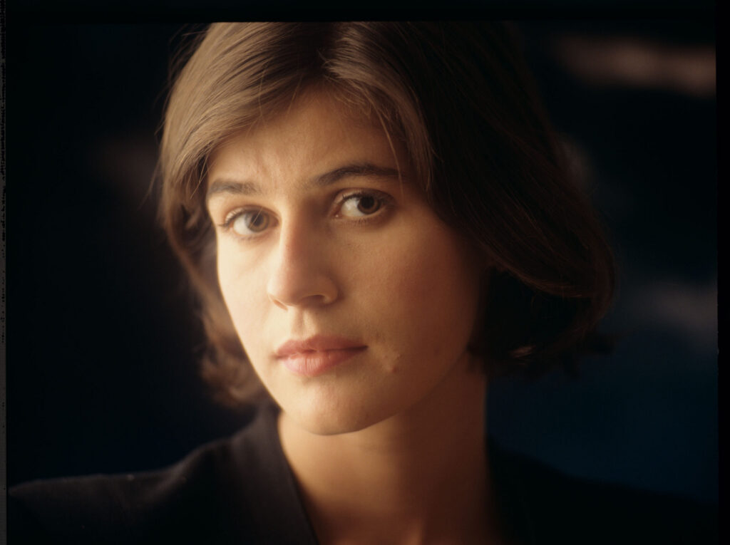 The main character of the movie Valentine (Irène Jacob).