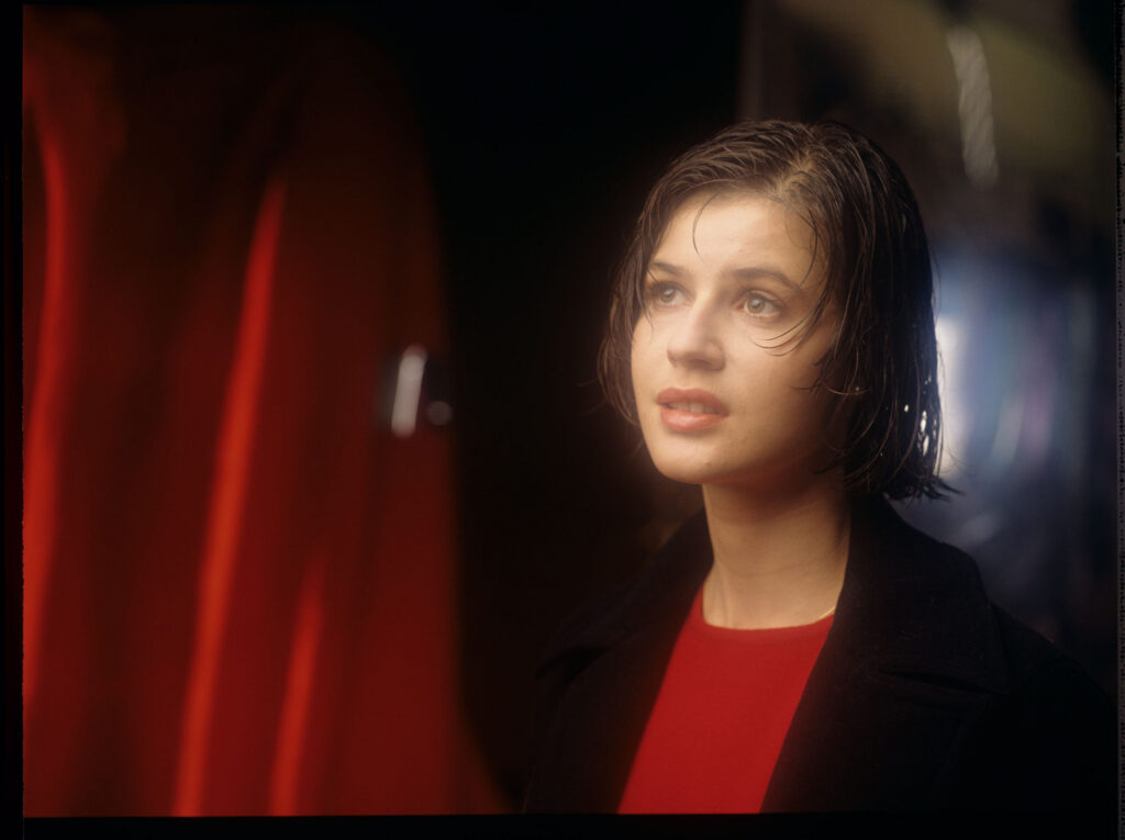 The main character of the movie Valentine (Irène Jacob).