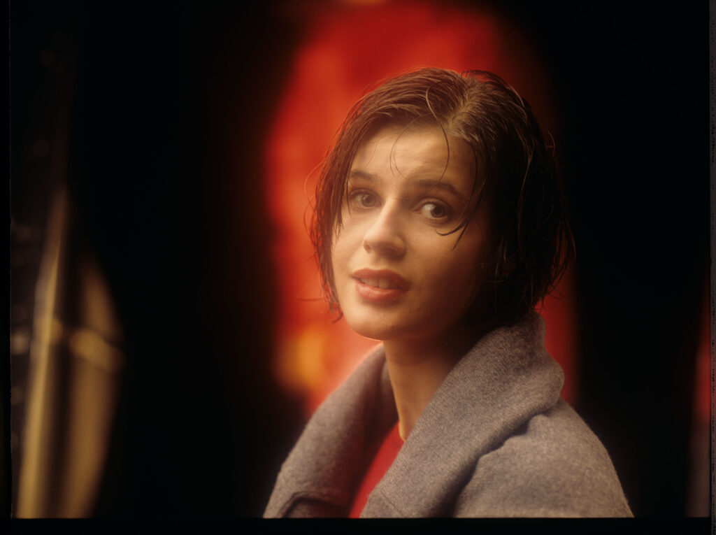 Główna bohaterka filmu Valentine (Irène Jacob).